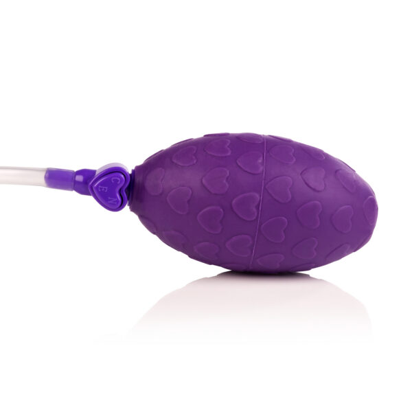 Self contained easy to use female pump. Includes two soft interchangeable sleeves.