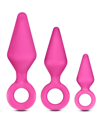Need a little training.. The Candy Rimmer kit comes with 3 plugs ranging from small to large. An anal training kit is the most effective way to get acquainted with anal play. Starting with the smallest size for beginners you can slowly graduate to the medium size then to the large size when you are fully comfortable. Use this kit if you and your partner want to try anal intercourse. Or just use it in addition to your regular erotic play. The ring handl is used to manipulate and retireve the Candy Rimmer and is also a safety measure to prevent overinsertion.