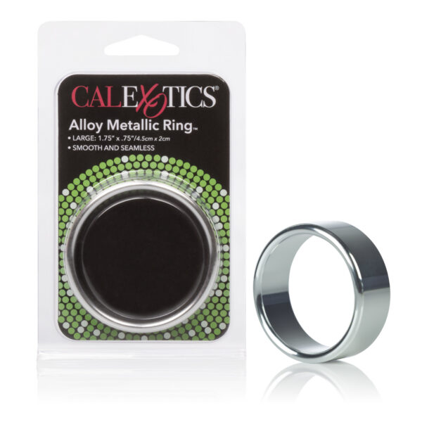 Smooth and seamless metallic enhancement rings