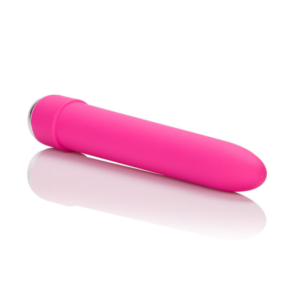 Are you looking for a deep and sensual massager for intimate times in the bedroom? The 7-Function Classic Chic Vibes are designed to add fun and excitement to your love life. With its 6" long probe and pointed tip
